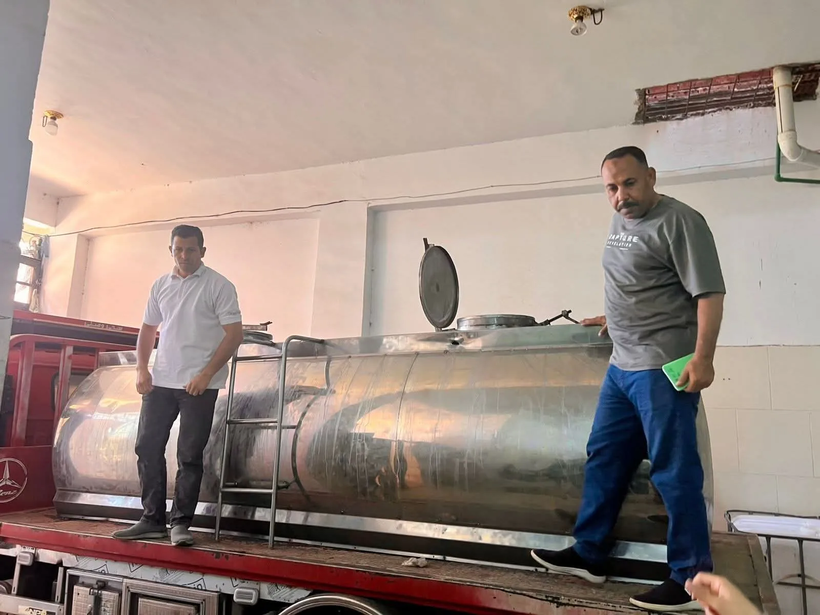 مصادرة 5 أطنان من الألبان غير القابلة للاستهلاك خلال حملة صحية في مدينة إهناسيا