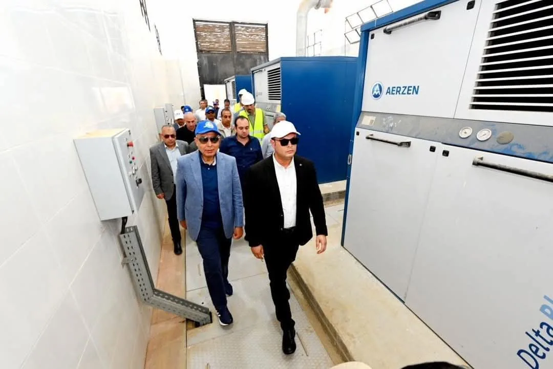 وزير الإسكان ومحافظ المنيا يقومان بزيارة ميدانية لمحطة معالجة مياه الصرف الصحي في برطباط بمركز مغاغة.