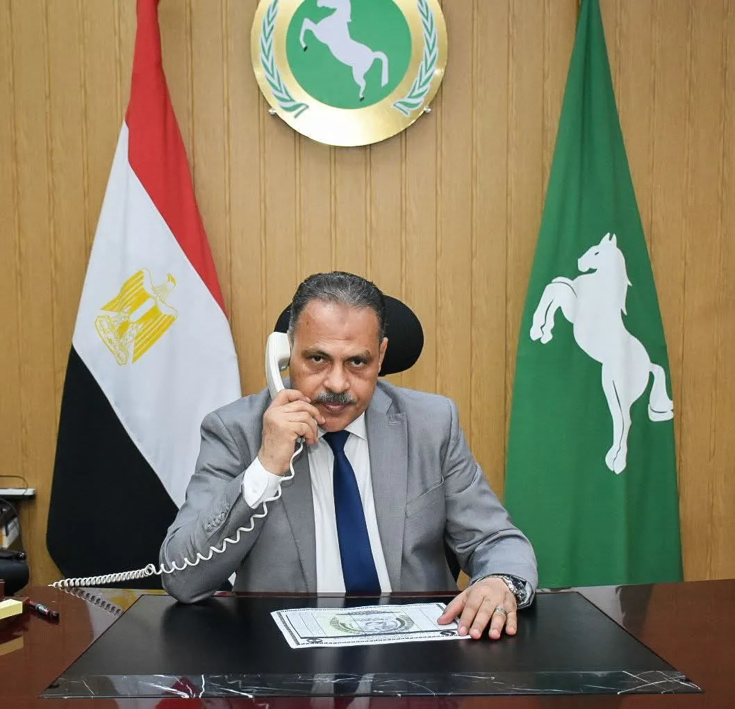هاتفياً … محافظ الشرقية يبارك للمتفوقين في الشهادة الإعدادية للعام الدراسي 2024/2025 تكريماً لإنجازاتهم وتحفيزاً لهم