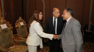 محافظ الشرقية يشارك في انطلاق مبادرة المسؤولية المجتمعية والسكن الكريم داخل القرى المستهدفة من المرحلة الأولى لمبادرة “حياة كريمة” الرئاسية.