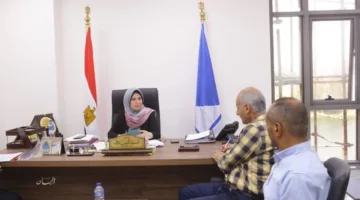 شيماء الصديق تراقب تقدم العمل في عدة مشاريع خدمية وإنسانية.
