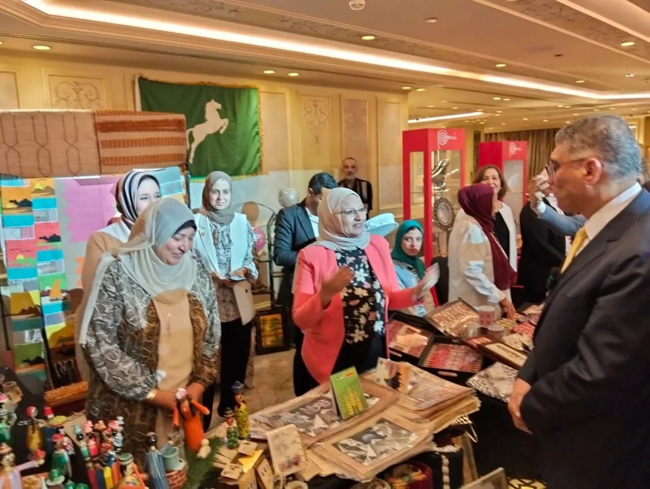 الهيئة الإقليمية لتنشيط السياحة في محافظة الشرقية تعرض ٨ حرف في معرض الجيزة للحرف اليدوية والتراثية. الهيئة الإقليمية لتنشيط السياحة في محافظة الشرقية تعرض ٨ حرف في معرض الجيزة للحرف اليدوية والتراثية.