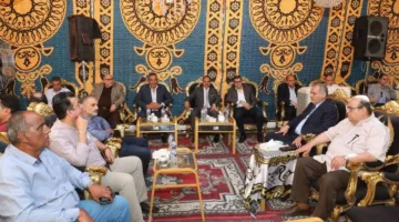 محافظ الشرقية يقدم تعازيه لرئيس غرفة الشرقية في وفاة عمه