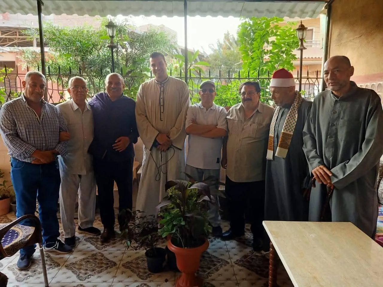 أسرة القارئ الشيخ أبو العينين شعيشع في كفر الشيخ تُ commemorates الذكرى الرابعة عشرة لوفاته أسرة القارئ الشيخ أبو العينين شعيشع في كفر الشيخ تُ commemorates الذكرى الرابعة عشرة لوفاته