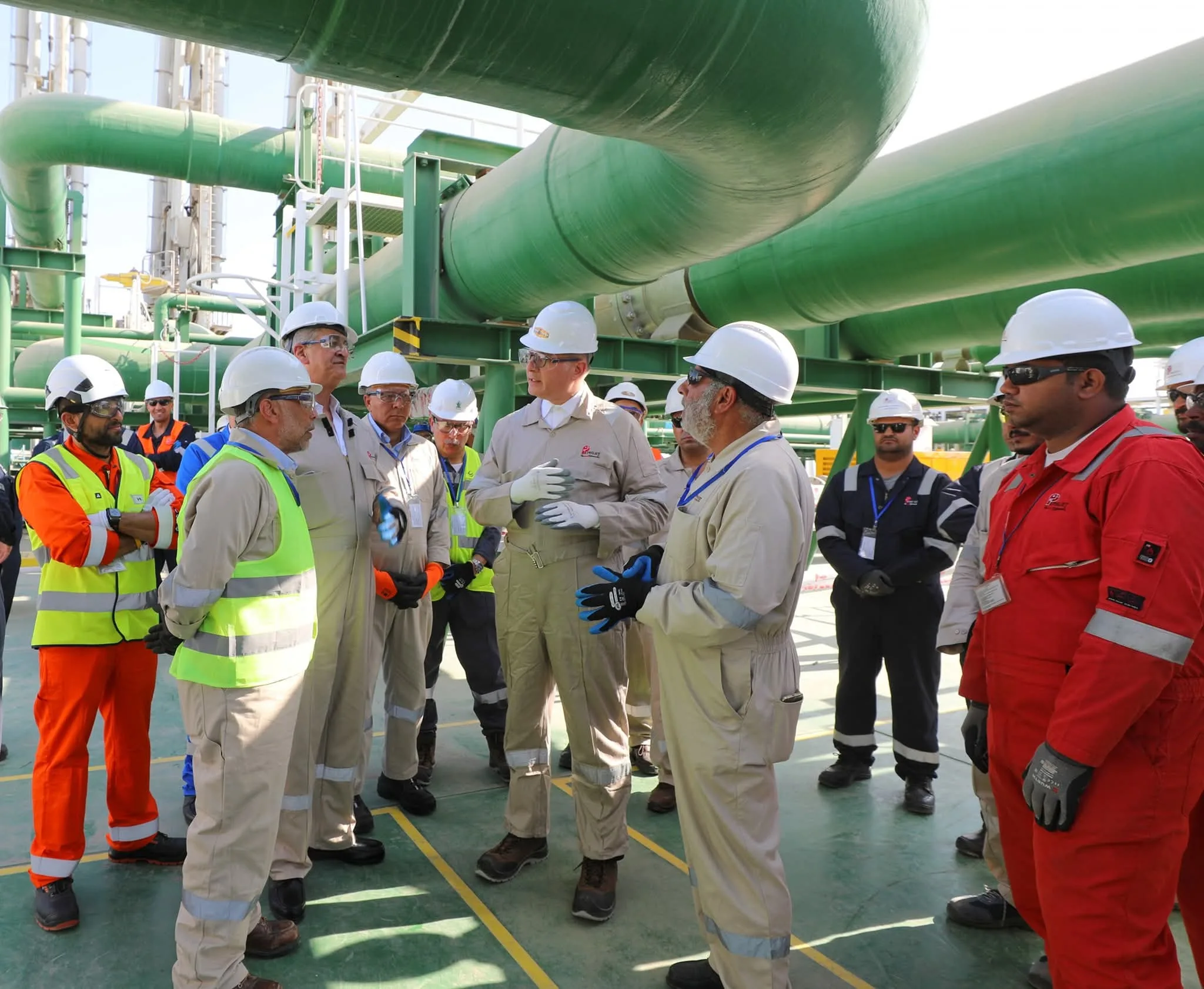 وزير البترول يستعرض المراحل النهائية لتجهيز سفينة تحويل الغاز “Energos Eskimo” وزير البترول يستعرض المراحل النهائية لتجهيز سفينة تحويل الغاز “Energos Eskimo”