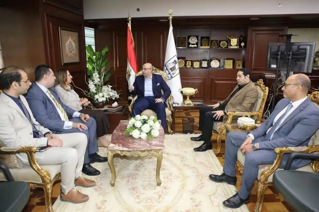 محافظ بني سويف يجتمع مع نائب وزير الاتصالات لمناقشة برنامج التحول الرقمي المؤسسي محافظ بني سويف يجتمع مع نائب وزير الاتصالات لمناقشة برنامج التحول الرقمي المؤسسي