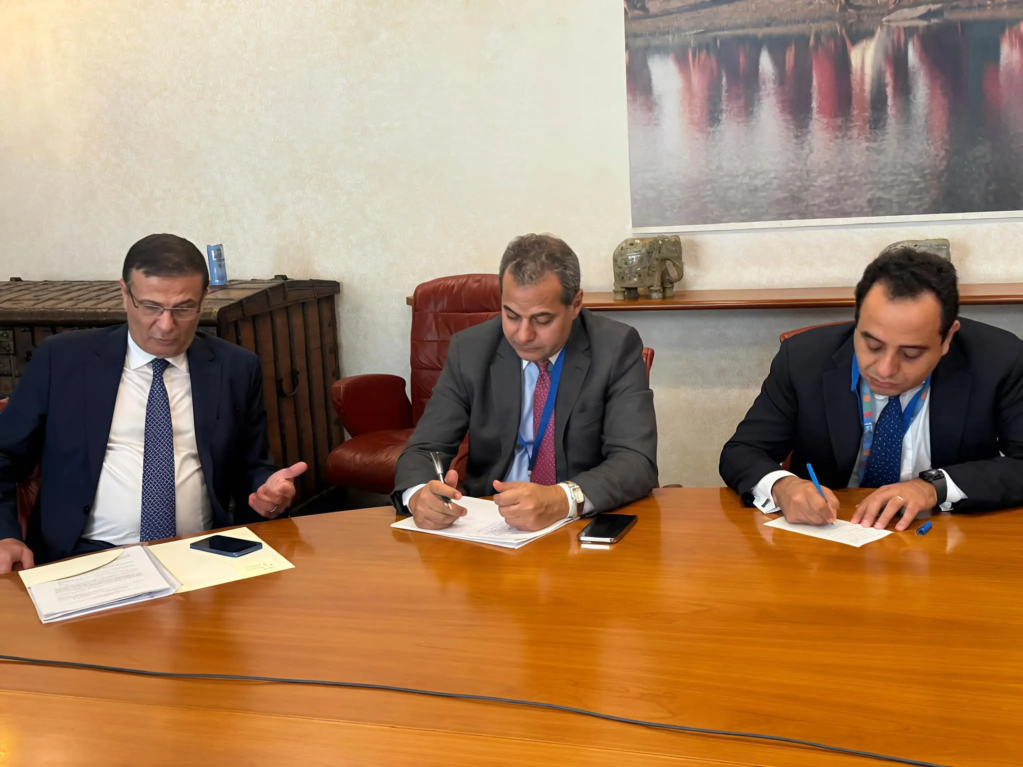 وزير الزراعة يجتمع مع المفوض الزراعي الإفريقي لمناقشة سبل التعاون المشترك خلال اجتماعات روما