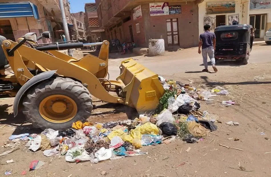 إزالة 70 طن من النفايات والمخلفات في قرى مركز سوهاج