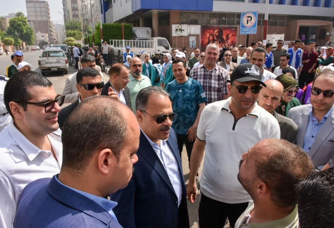 محافظ الشرقية يفتتح فعاليات حملة التبرع بالدم أمام المقر الرئيسي للمنطقة محافظ الشرقية يفتتح فعاليات حملة التبرع بالدم أمام المقر الرئيسي للمنطقة