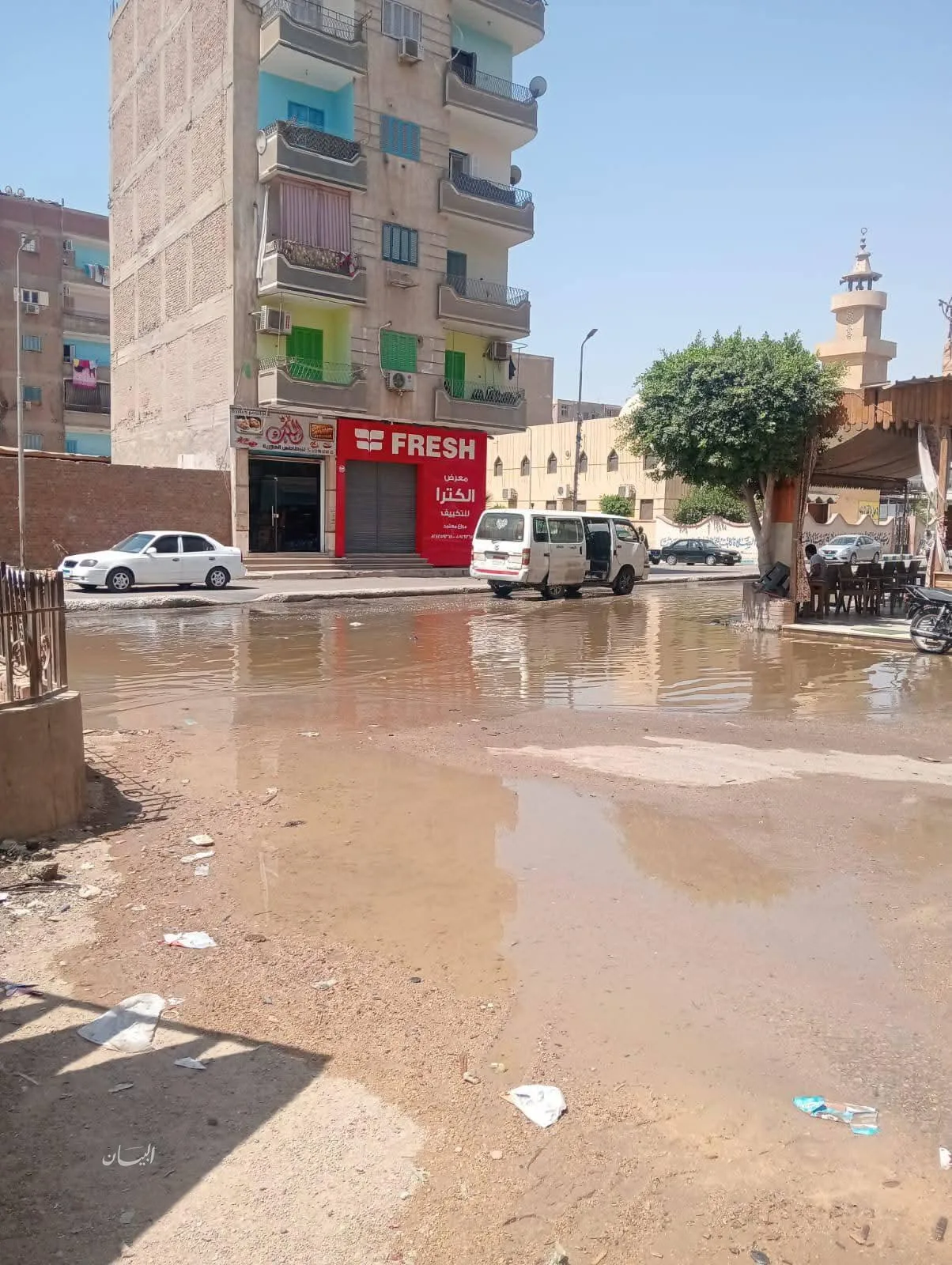 إصلاح خط مياه الشرب في شارع عمر بن عبد العزيز بالسويس إصلاح خط مياه الشرب في شارع عمر بن عبد العزيز بالسويس
