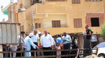 محافظ أسوان يزور مشروع تغطية مصرف السيل لمتابعة الأعمال المنجزة.