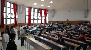 عناوين الصحف: إجراءات غير عادية ترافق امتحانات كلية الحقوق في مكناس