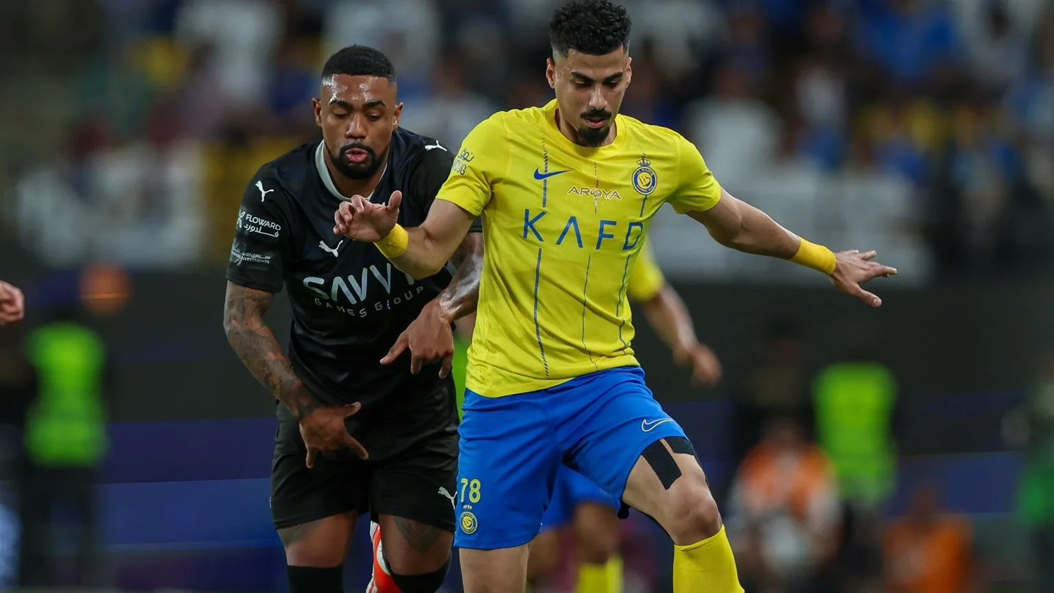 لاجامي يغادر جنة النصر بحثًا عن السعادة الكاملة. لاجامي يغادر جنة النصر بحثًا عن السعادة الكاملة.