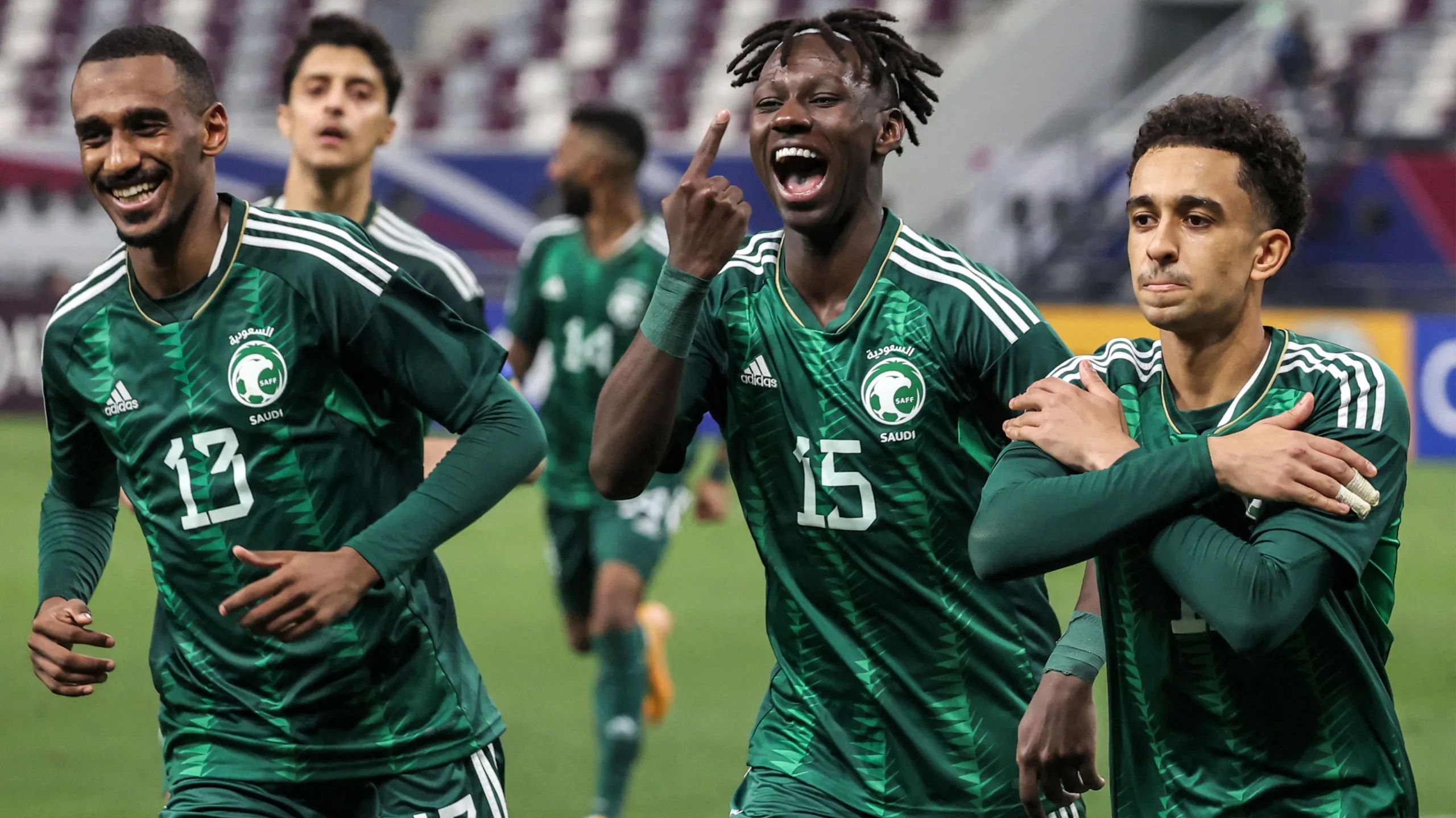 النصر ونيوم يسعيان للحصول على خدمات أحمد الغامدي لاعب الاتحاد. النصر ونيوم يسعيان للحصول على خدمات أحمد الغامدي لاعب الاتحاد.