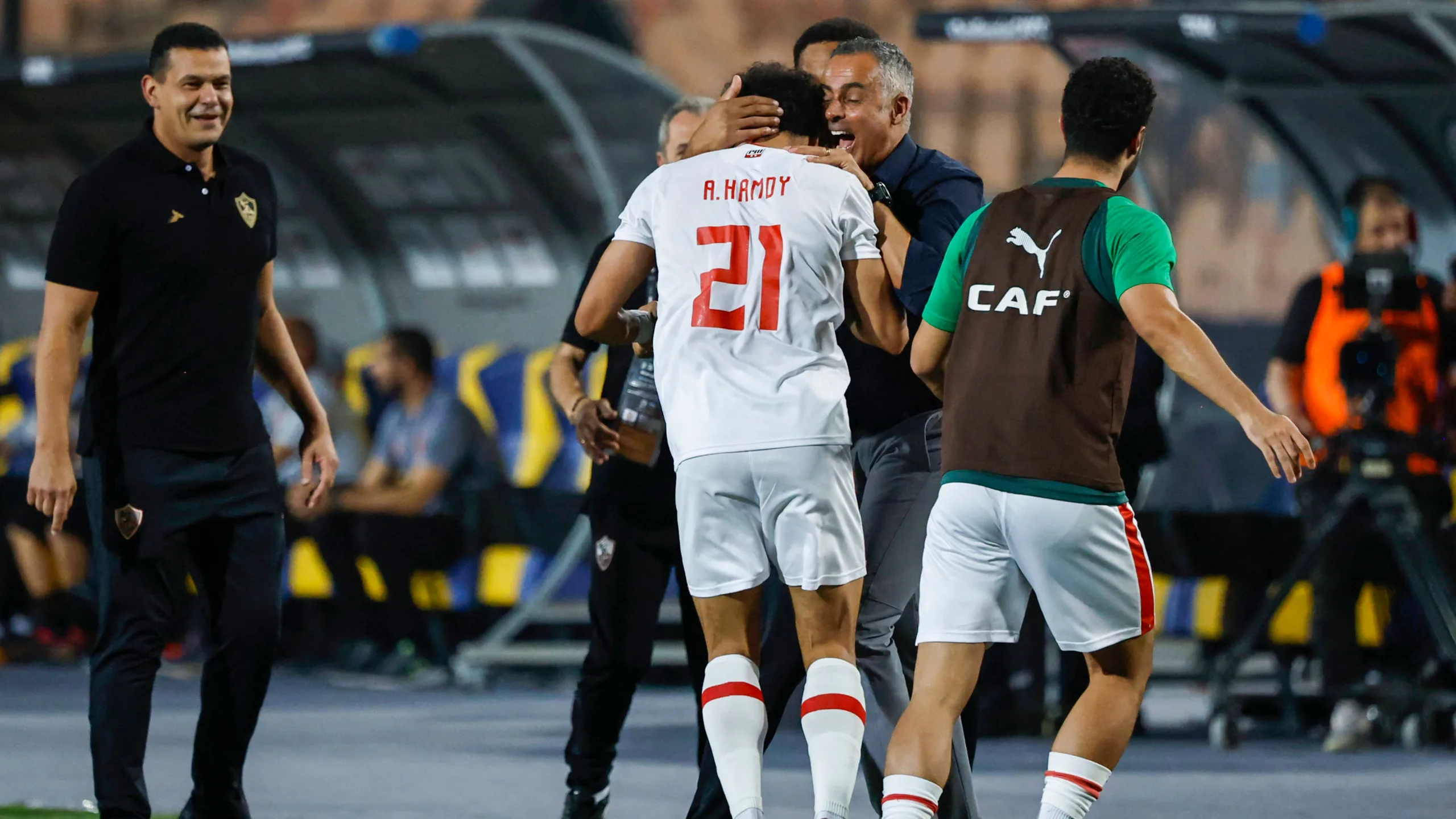 كشفنا سبب استياء حمدي من إدارة الزمالك. كشفنا سبب استياء حمدي من إدارة الزمالك.