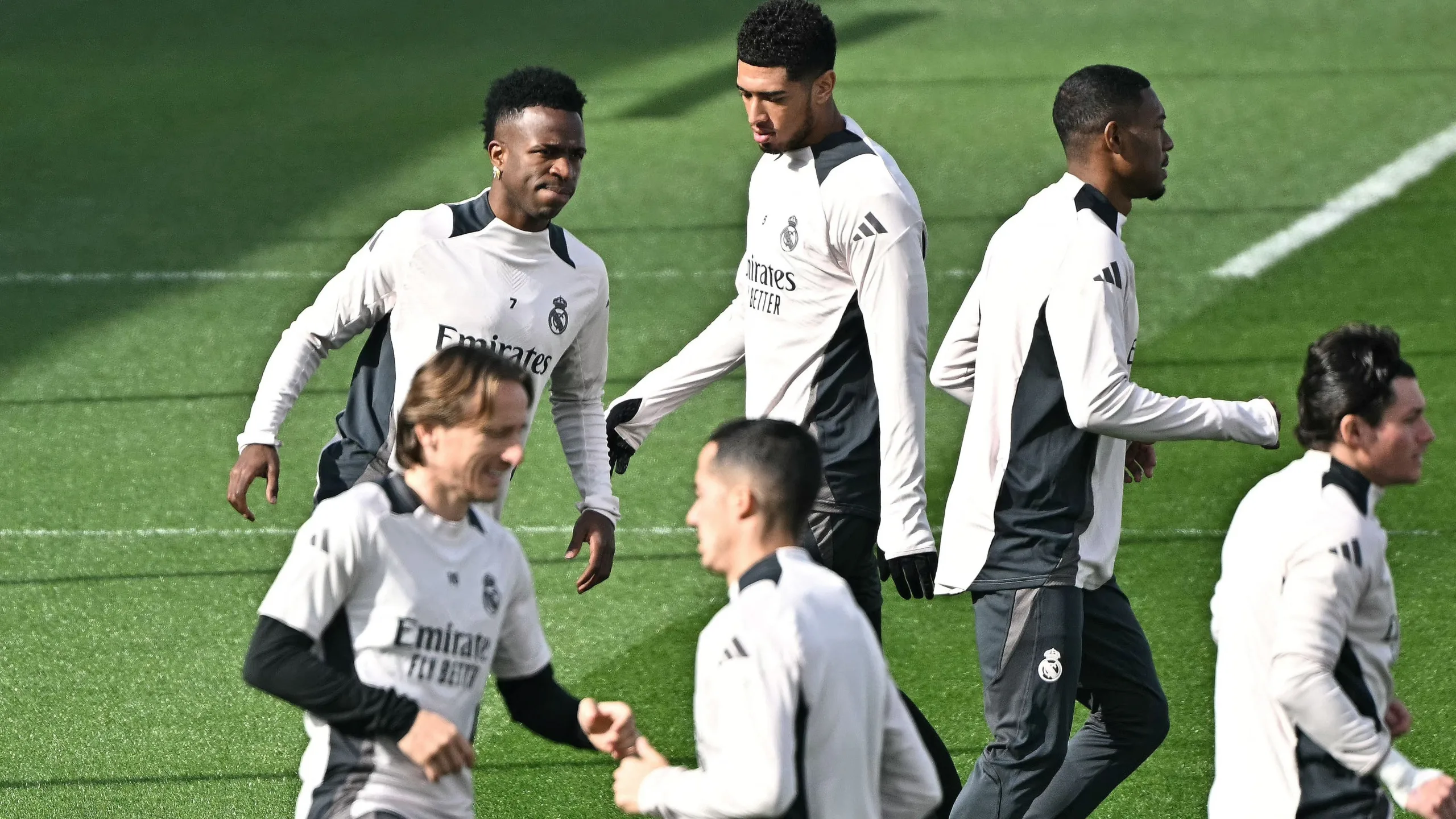 تشابي ألونسو يتولى أول جلسة تدريبية لريال مدريد في فلوريدا تحضيرًا لمونديال الأندية تشابي ألونسو يتولى أول جلسة تدريبية لريال مدريد في فلوريدا تحضيرًا لمونديال الأندية
