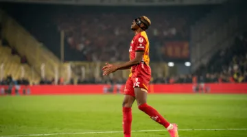 براتب مغري.. الهلال يحيي صفقة أوسيمين من جديد