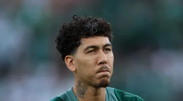 بعد انتهاء فترة الأهلي.. فيرمينو يحظى باهتمام في الدوري القطري