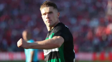 جيوكيريس يرفض عرض مانشستر يونايتد