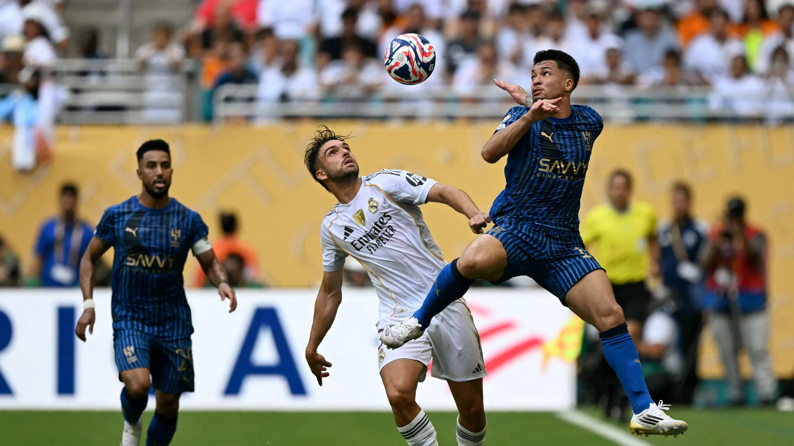 بالإحصائيات: الهلال يقطع الطريق على ريال مدريد في 45 دقيقة زرقاء