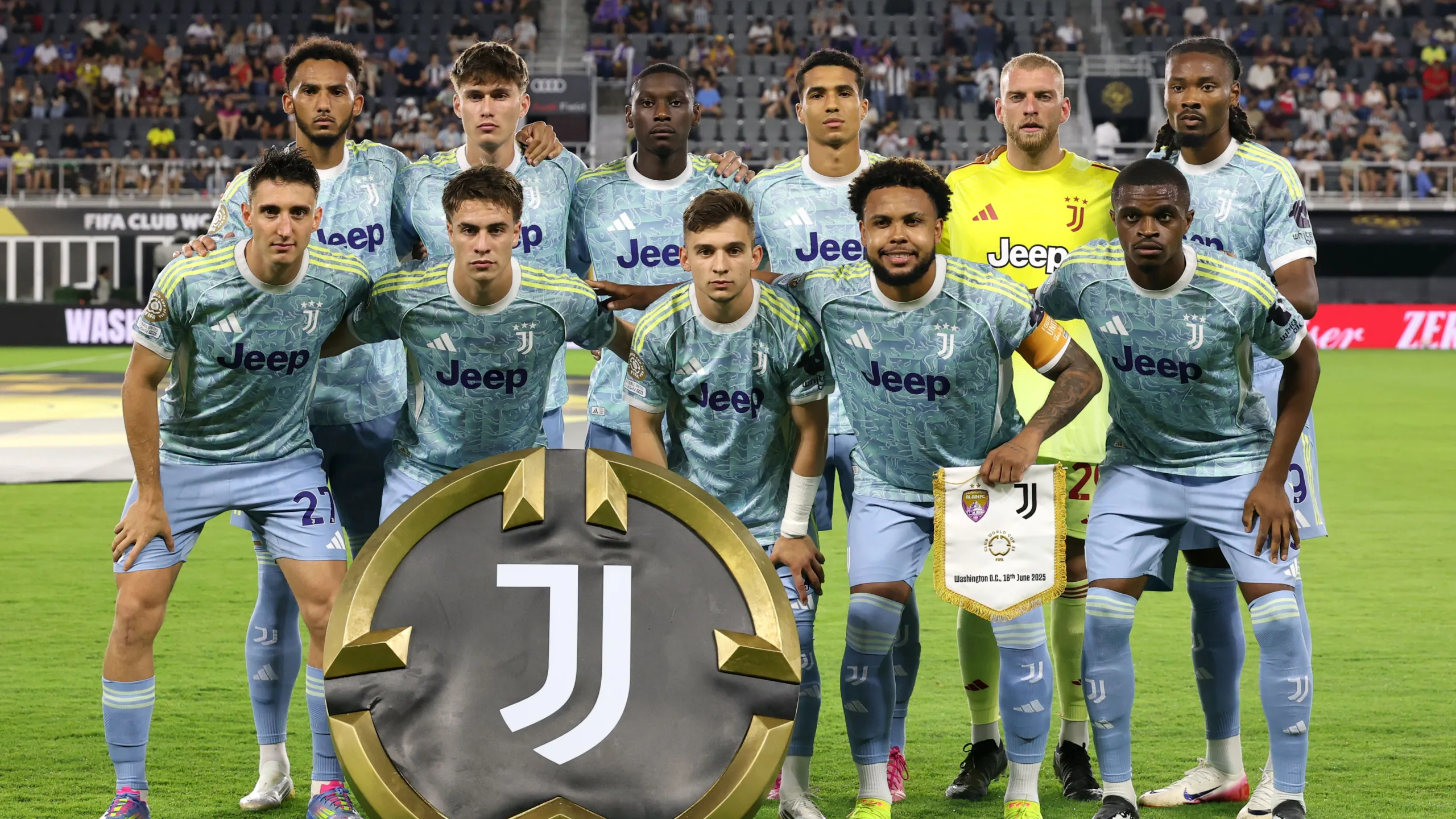 يوفنتوس سيستمر في استخدام “أديداس” حتى عام 2037 مقابل 408 ملايين يورو. يوفنتوس سيستمر في استخدام “أديداس” حتى عام 2037 مقابل 408 ملايين يورو.