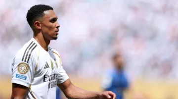 أرنولد يشارك تفاصيل تجربته في أسبوعه الأول مع ريال مدريد: الأجواء تختلف تمامًا عن ليفربول