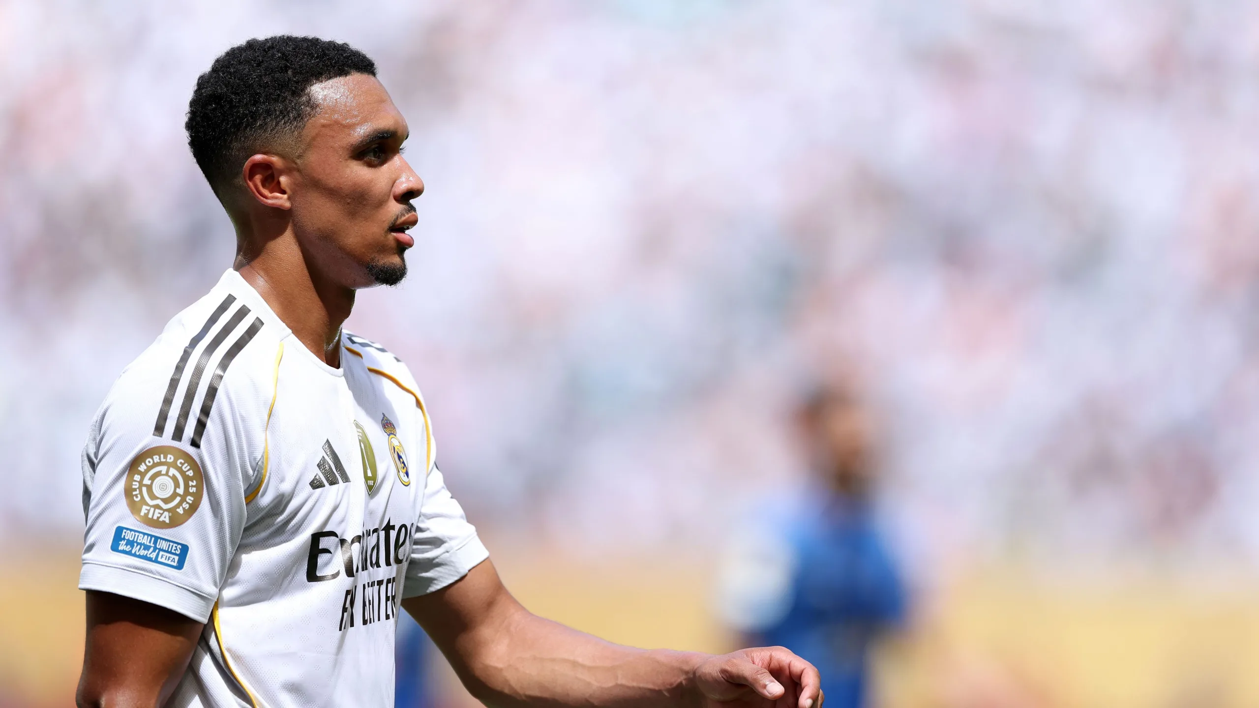 أرنولد يشارك تفاصيل تجربته في أسبوعه الأول مع ريال مدريد: الأجواء تختلف تمامًا عن ليفربول