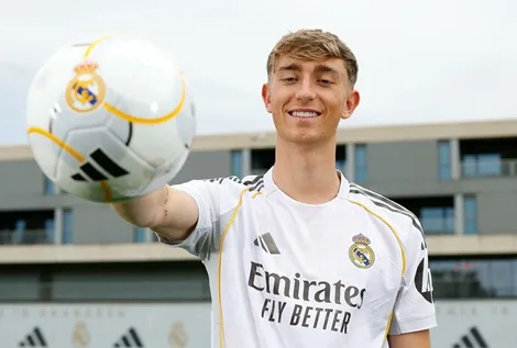 مدافع ريال مدريد قبل لقاء الهلال: نهدف لتحقيق كأس العالم للأندية مدافع ريال مدريد قبل لقاء الهلال: نهدف لتحقيق كأس العالم للأندية