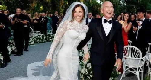 زفاف القرن: كيف جمع بيزوس وسانشيز مشاهير الفن والأعمال والسلطة في فينيسيا؟ زفاف القرن: كيف جمع بيزوس وسانشيز مشاهير الفن والأعمال والسلطة في فينيسيا؟