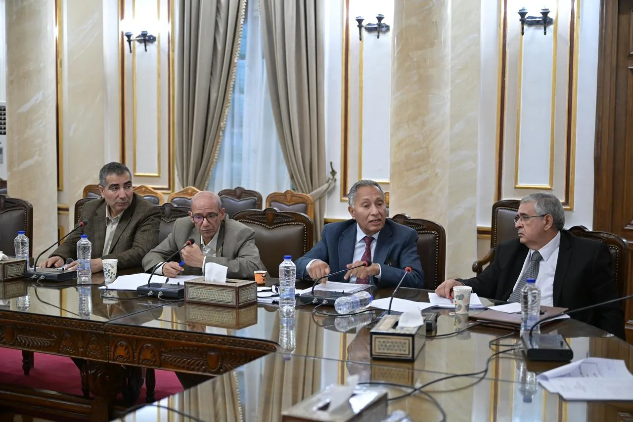 لجنة الإسكان في جامعة القاهرة: جرد الوحدات التجارية المباعة وعدم المساس بحساب ودائع الصيانة لجنة الإسكان في جامعة القاهرة: جرد الوحدات التجارية المباعة وعدم المساس بحساب ودائع الصيانة