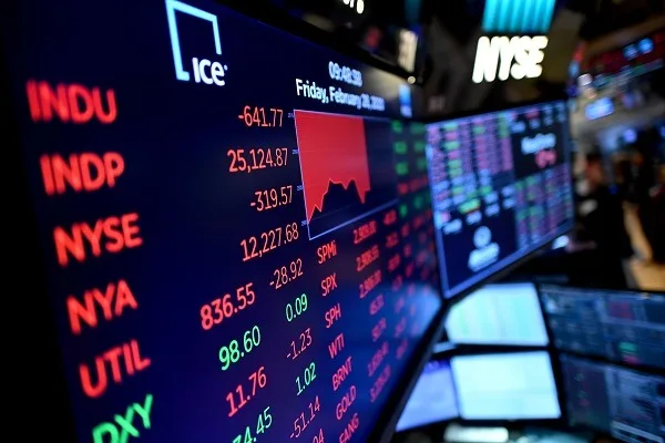 قلق في الأسواق العالمية مع تزايد المخاوف من نشوب حرب واسعة في الشرق الأوسط قلق في الأسواق العالمية مع تزايد المخاوف من نشوب حرب واسعة في الشرق الأوسط