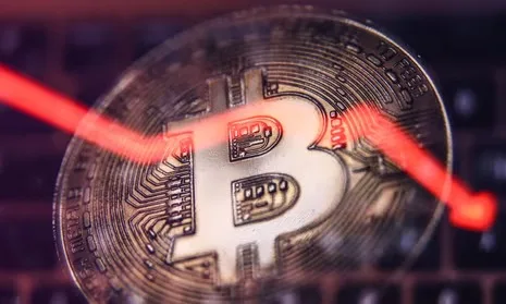 تراجع شامل للعملات الرقمية.. و«بيتكوين» تصل إلى 105.5 ألف دولار