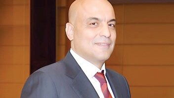أمجد حسنين: بيع الممتلكات بالدولار للأجانب وإيداع العوائد في البنوك خطوة لجعل السوق أكثر تنظيماً وتعزيز التصدير.