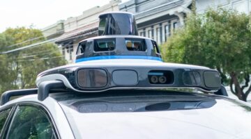 شركة «Waymo» الأمريكية تعزز خدمات «سيارات الأجرة الذاتية» في كاليفورنيا بالرغم من التحديات