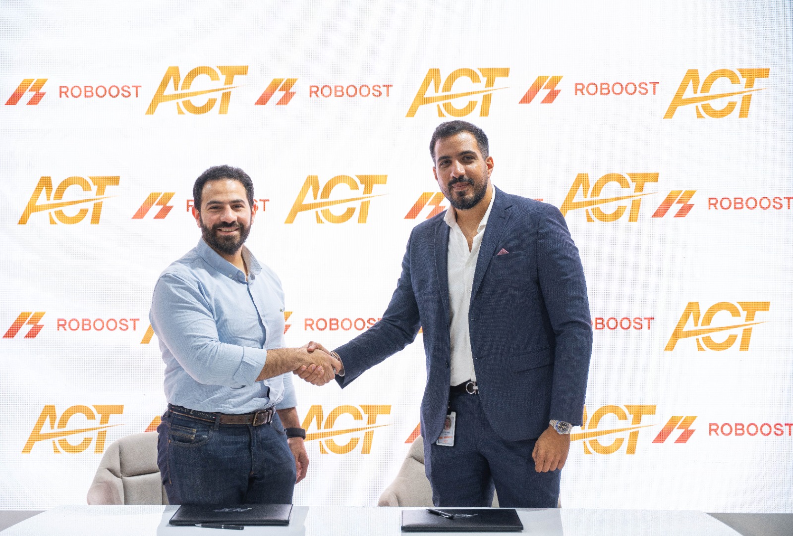 شركة «ACT» تُبرم اتفاقية استراتيجية مع «Roboost» لتوظيف الذكاء الاصطناعي في خدمات توصيل الطلبات الغذائية. شركة «ACT» تُبرم اتفاقية استراتيجية مع «Roboost» لتوظيف الذكاء الاصطناعي في خدمات توصيل الطلبات الغذائية.