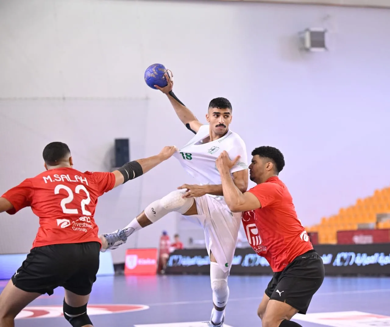 قدّم أداءً رائعًا ولكنه خسر أمام مصر.. منتخب شباب اليد يواجه إسبانيا