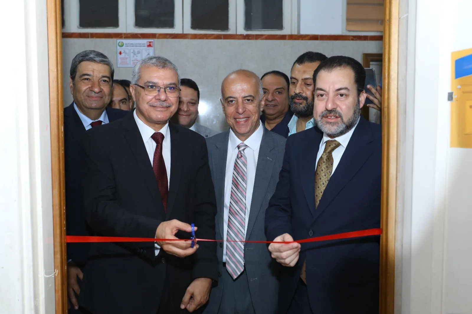 رئيس جامعة الزقازيق ي inaugurates قسم جفاف العين ويطلّع على الجراحات الميكروسكوبية في كلية الطب رئيس جامعة الزقازيق ي inaugurates قسم جفاف العين ويطلّع على الجراحات الميكروسكوبية في كلية الطب