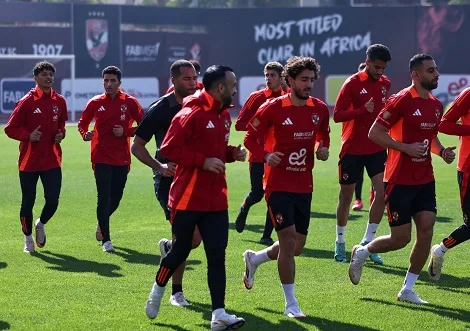 تدريبات بدنية لفريق الأهلي قبل اللقاء مع بورتو.. وتوجيهات مميزة من ريبييرو تدريبات بدنية لفريق الأهلي قبل اللقاء مع بورتو.. وتوجيهات مميزة من ريبييرو