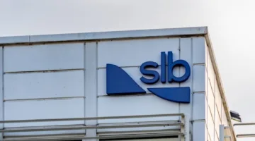 SLB تتوقع استقرار الأرباح في ظل تراجع أنشطة الحفر بالسعودية وأمريكا اللاتينية