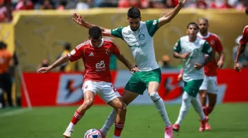 مدافع الأهلي السابق: أعباء تواطؤ بين بالميراس وميامي.. واستخدام زيزو غير صحيح
