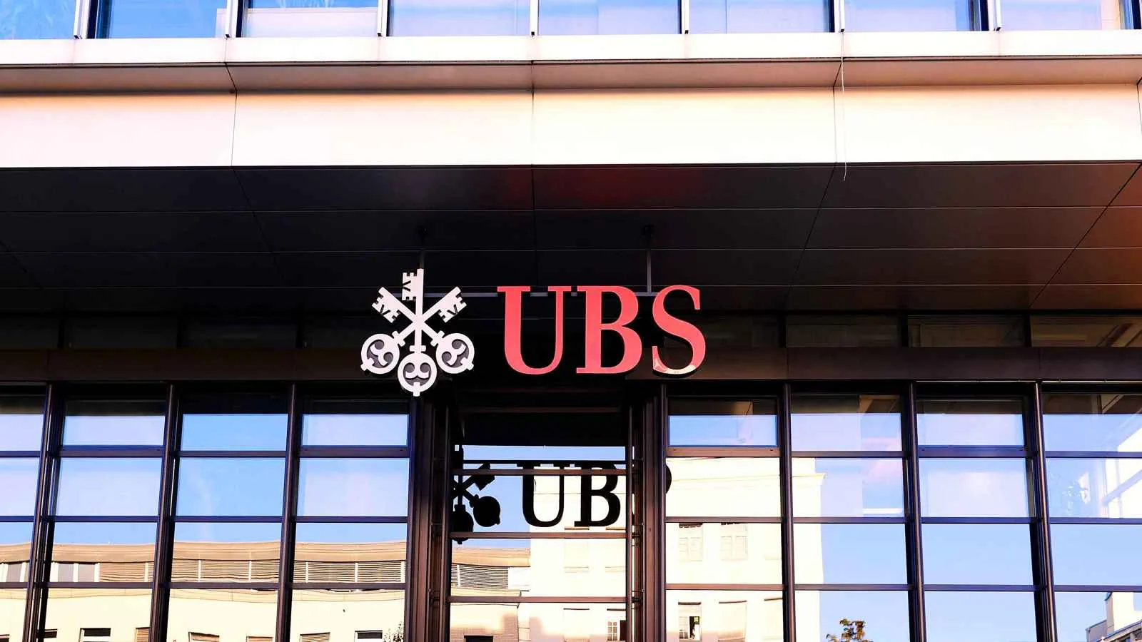 UBS: الولايات المتحدة تستقبل أكثر من 1000 مليونير يومياً في عام 2024 UBS: الولايات المتحدة تستقبل أكثر من 1000 مليونير يومياً في عام 2024