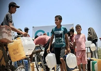 عشرات القتلى والمصابين في هجوم إسرائيلي جديد على المتواجدين في انتظار المساعدات في قطاع غزة