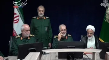 لحظة إعلان القائد العام للحرس الثوري الإيراني عن تفاصيل عملية بشائر الفتح