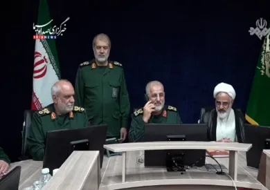 لحظة إعلان القائد العام للحرس الثوري الإيراني عن تفاصيل عملية بشائر الفتح لحظة إعلان القائد العام للحرس الثوري الإيراني عن تفاصيل عملية بشائر الفتح