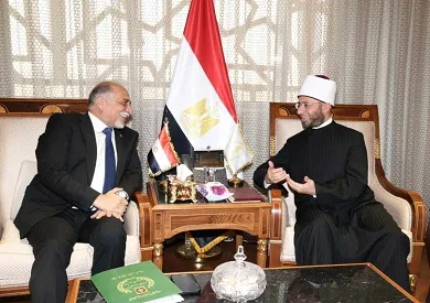 وزير الأوقاف وشيخ الطرق الصوفية يناقشان سبل التعاون لتحديث الخطاب الديني