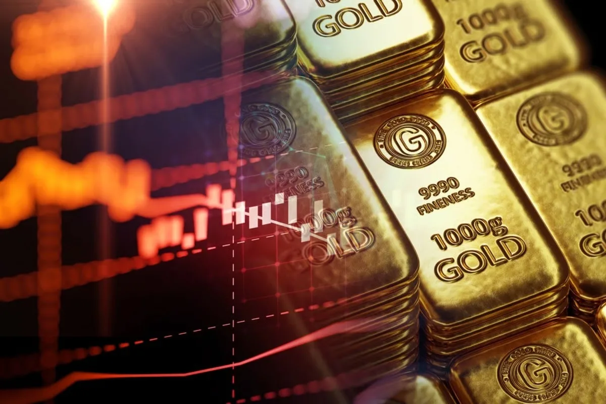 تراجع سعر الذهب إلى 3311 دولار في انتظار نتائج مفاوضات التجارة بين الولايات المتحدة والصين.