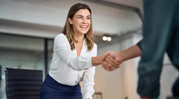 شركات ناشئة في الهند تعزز توظيف التنفيذيين استعدادًا للنمو وإدراجها في السوق العامة