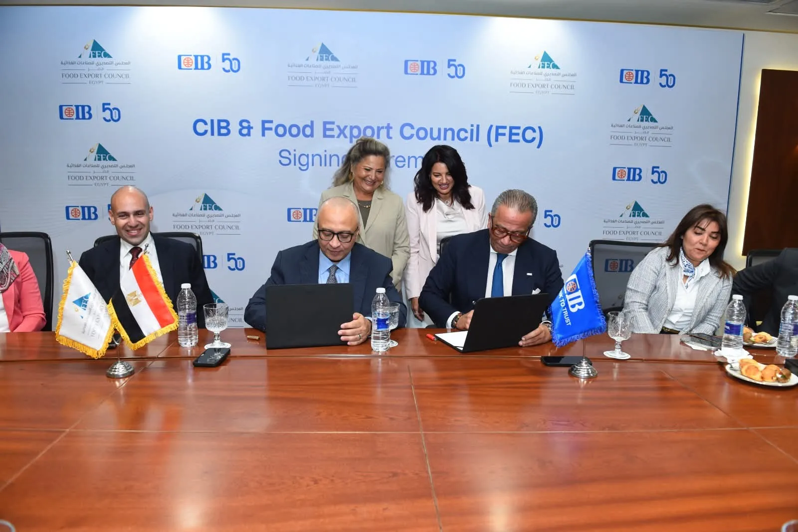 «البنك التجاري الدولي – مصر (CIB)» يبرم شراكة استراتيجية مع «الاتحاد التصديري للصناعات الغذائية» «البنك التجاري الدولي – مصر (CIB)» يبرم شراكة استراتيجية مع «الاتحاد التصديري للصناعات الغذائية»