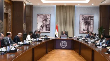 «رئيس الوزراء المصري» يراقب تقدم تنفيذ برنامج الطروحات الحكومية في مجالي «البترول» و«الأعمال العامة»