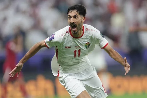نجم الأردن يوضح تفاصيل اهتمام الأهلي والزمالك بضمه نجم الأردن يوضح تفاصيل اهتمام الأهلي والزمالك بضمه